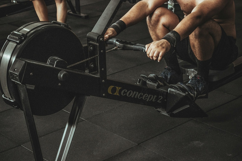 [XZ670B] Rowing machine (new style monitor/metal wheel)